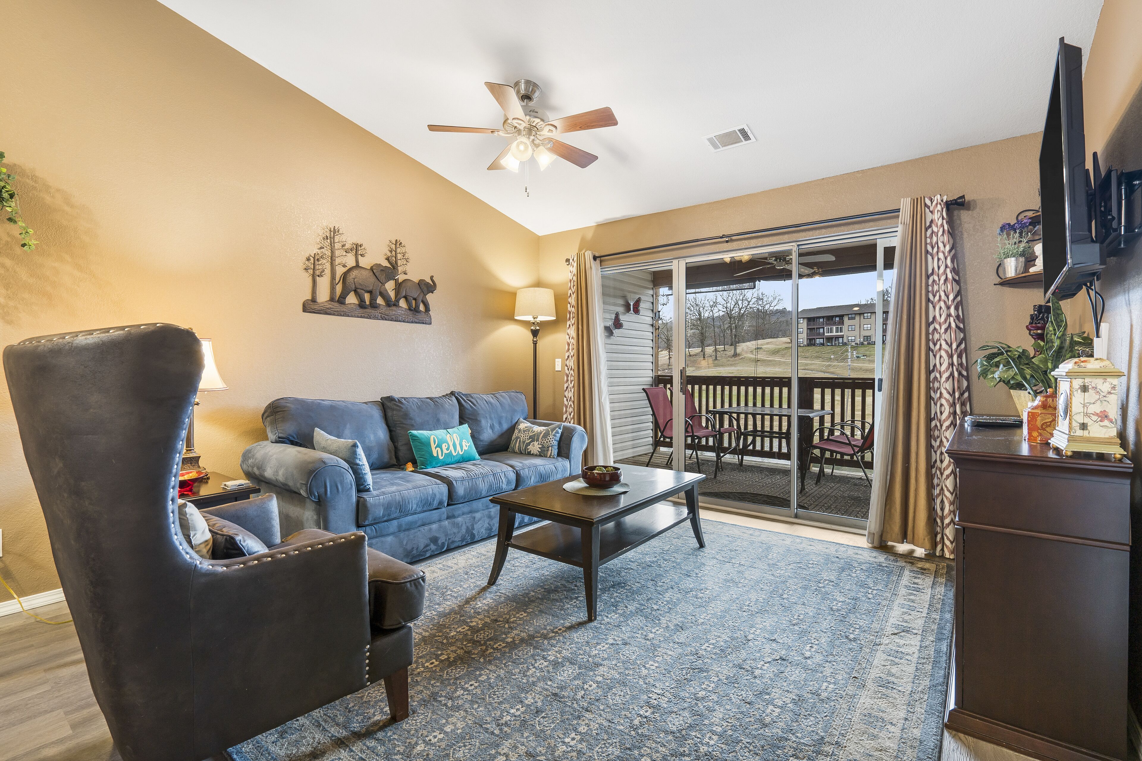 Stunning Water View – Amazing Walk-In Condo / Indoor Pool / Pet Friendly