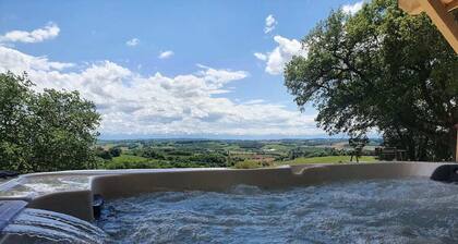 Private hamlet with 3 houses, inside heated pool & 2 jacuzzis