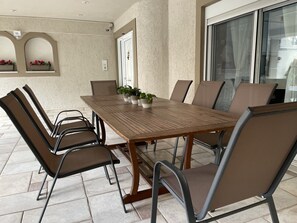 Outdoor dining - Triptolemus Stay Inn (Elefsina)