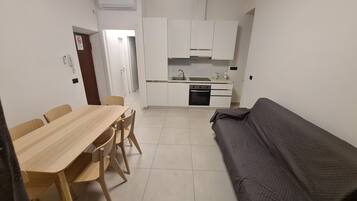 Nhà tiện nghi đơn giản | Khu phòng khách