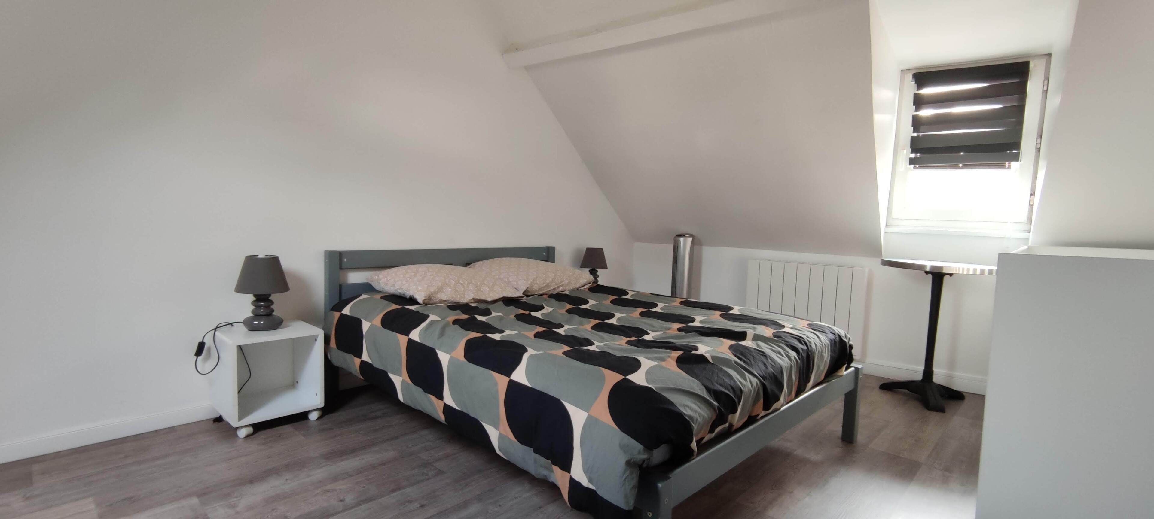 2 chambres, fer et planche à repasser, lit parapluie, Wi-Fi gratuit