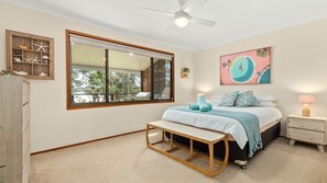 3 室のベッドルーム、アイロン / アイロン台、旅行用ベビーベッド、WiFi (無料)