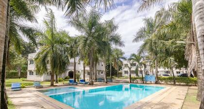 Lux Suites Royal Palm Studio Apartment