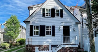 West End - Commercial Street, Charming 2-Bedroom with Beach Access - Sleeps 4!