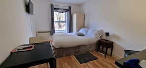 1 chambre, fer et planche à repasser, Wi-Fi, draps fournis