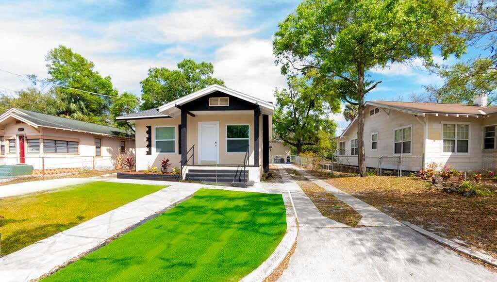 Cozy 3 Bed 2 Bath Home