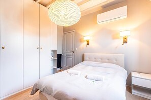 3 bedrooms, iron/ironing board, Internet, bed sheets