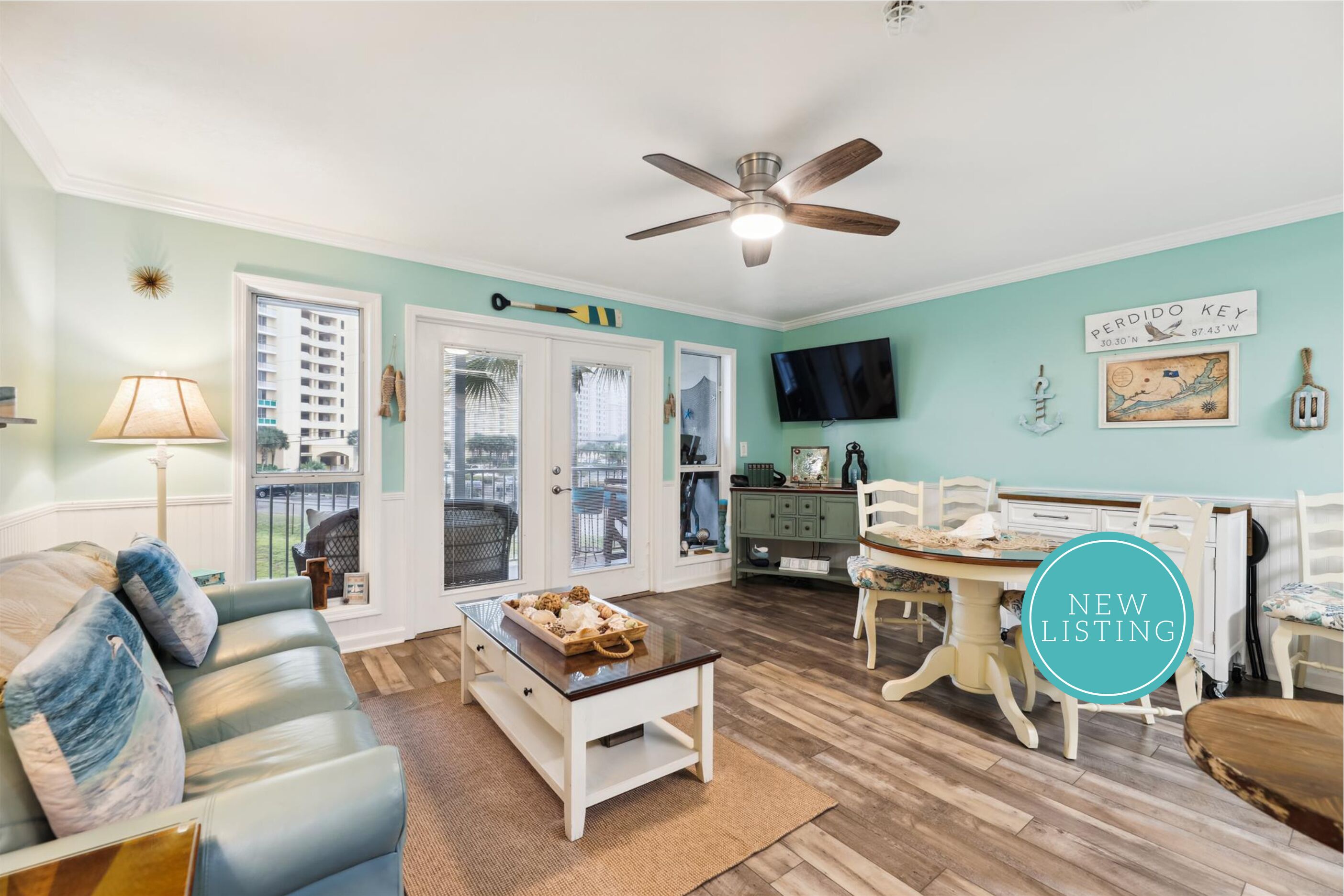 NEW LISTING! Condo 50 Yards from the Beach -  NO HASSLE CHECK OUT