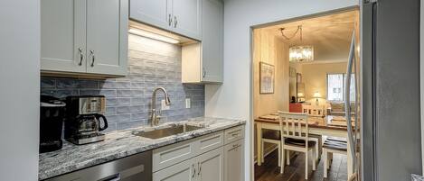 Fridge, microwave, stovetop, dishwasher