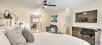 SunRay Stay ~ Heated Pool, Putting Green, & Patio