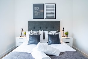 Apartamento, 1 quarto, para não fumantes | Individualmente mobiliados, roupa de cama