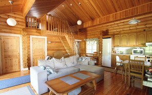 Comfort Cottage | Living room