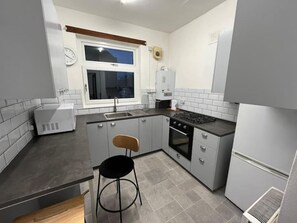 Fridge, microwave, oven, stovetop - Glebe Street Flat Dumfries (Dumfries)