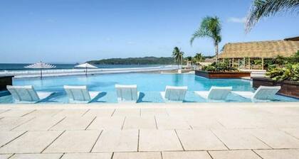 Stylish & comfortable beach accommodations for 4 people, 2 Bedrooms, 2 Bathrooms