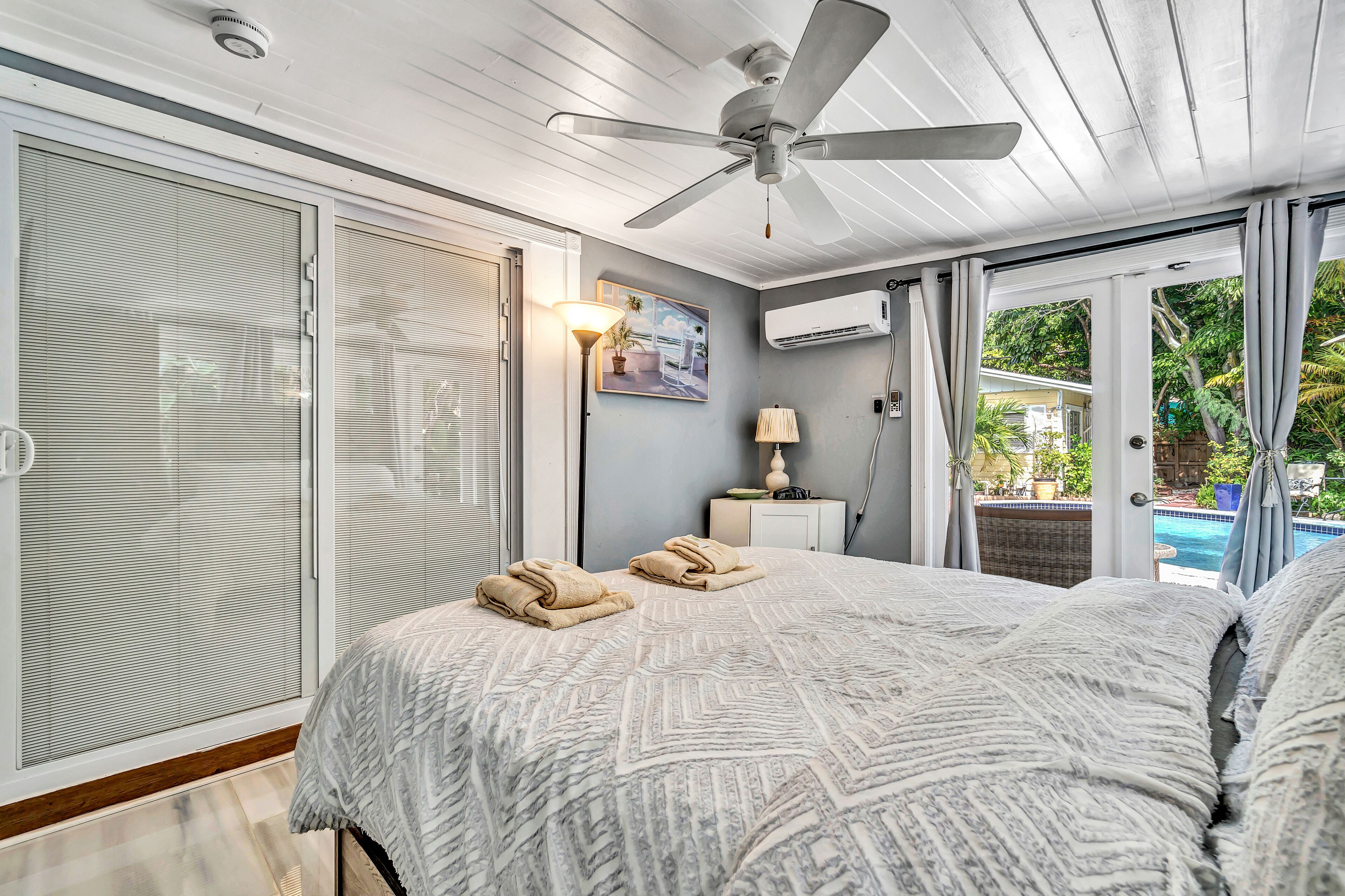 Family House, 2 Bedrooms | Desk, iron/ironing board, free WiFi