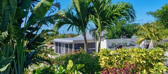 Seabreeze cottage with private pool and sunset view