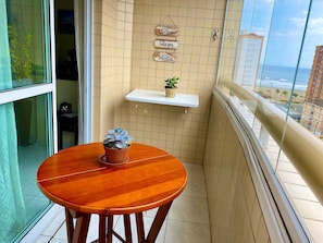 Apartment | Outdoor dining