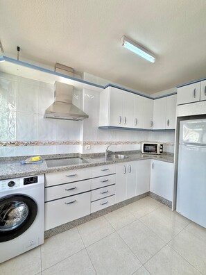 Fridge, microwave, coffee/tea maker, electric kettle - TERRASOL CARACOLA 2 (Torre del Mar)