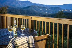 Outdoor dining - Spacious 3BD Chalet w/ VIEWS! Hot Tub + Near TOWN (Gatlinburg)