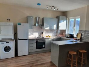 Fridge, microwave, oven, electric kettle - Fantasy accommodation in Golders Green/ Brent Cross  (London)
