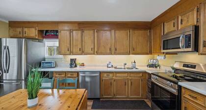 Lakeside Bungalow, Sleeps 12, Private Dock + More!