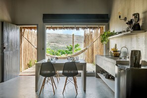 尊荣开间套房 | 办公桌、免费 WiFi