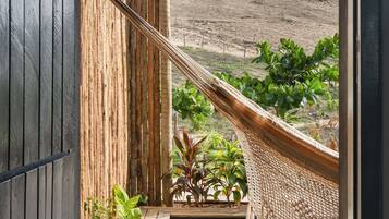 Premium Studio Suite | Living area | Flat-screen TV