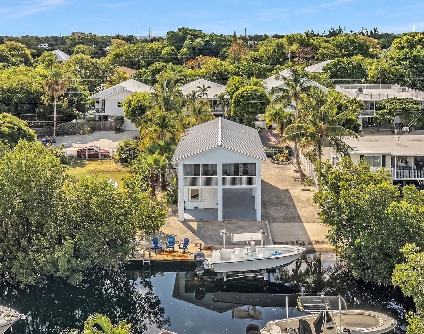 Bayside Home Dock/Lift quick to ocean perfect spot to enjoy the best of the Keys