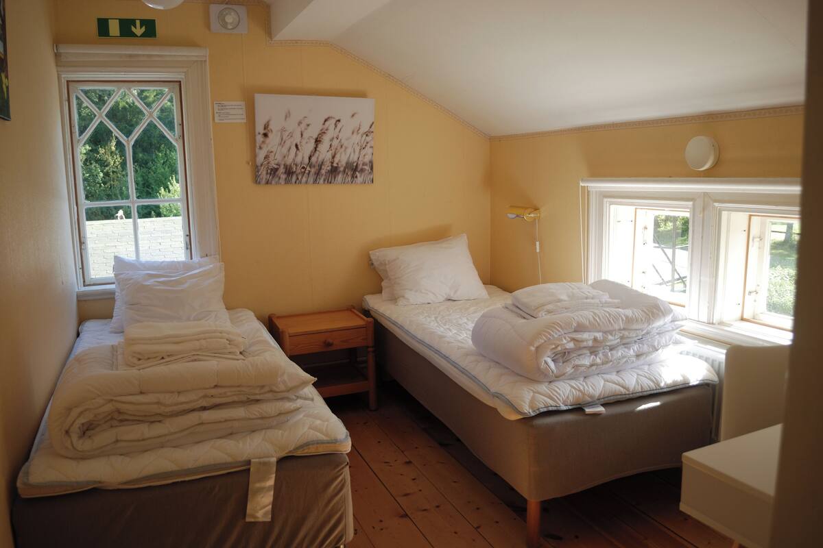 ツインルーム バルコニー ガーデンビュー | WiFi (無料)