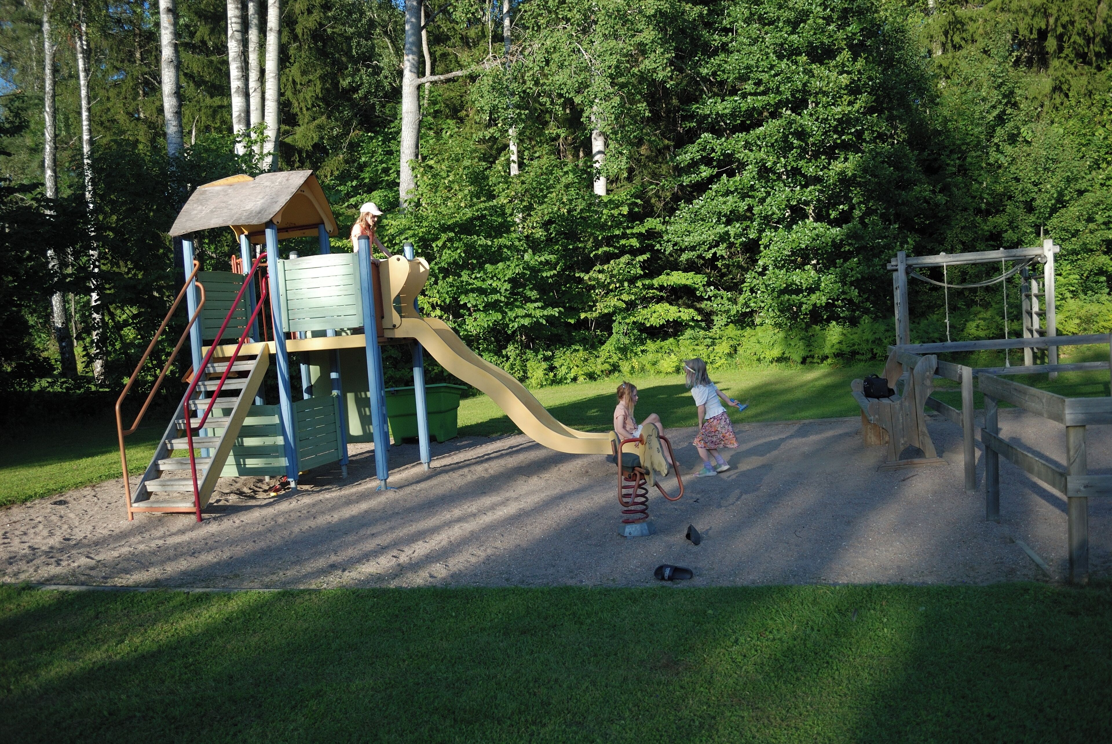 Children’s play area – outdoor