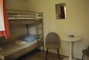 Chambre Quadruple, patio, vue parc