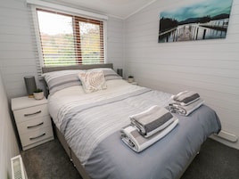 3 habitaciones, decoración personalizada y muebles diferentes 