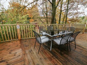 Property grounds - Tree View Lodge (Windermere)