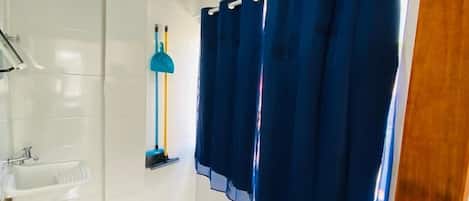Room 09