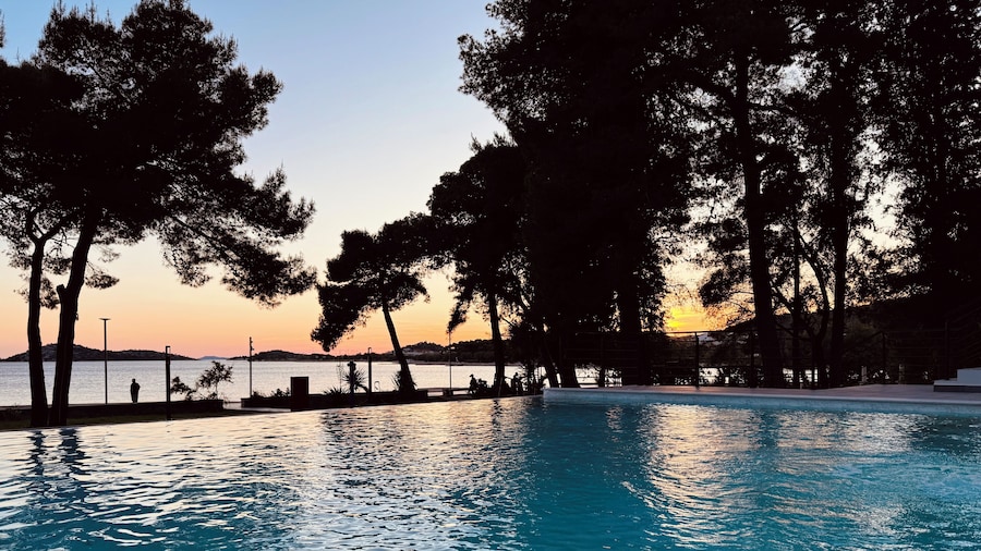 Seesea Hotel