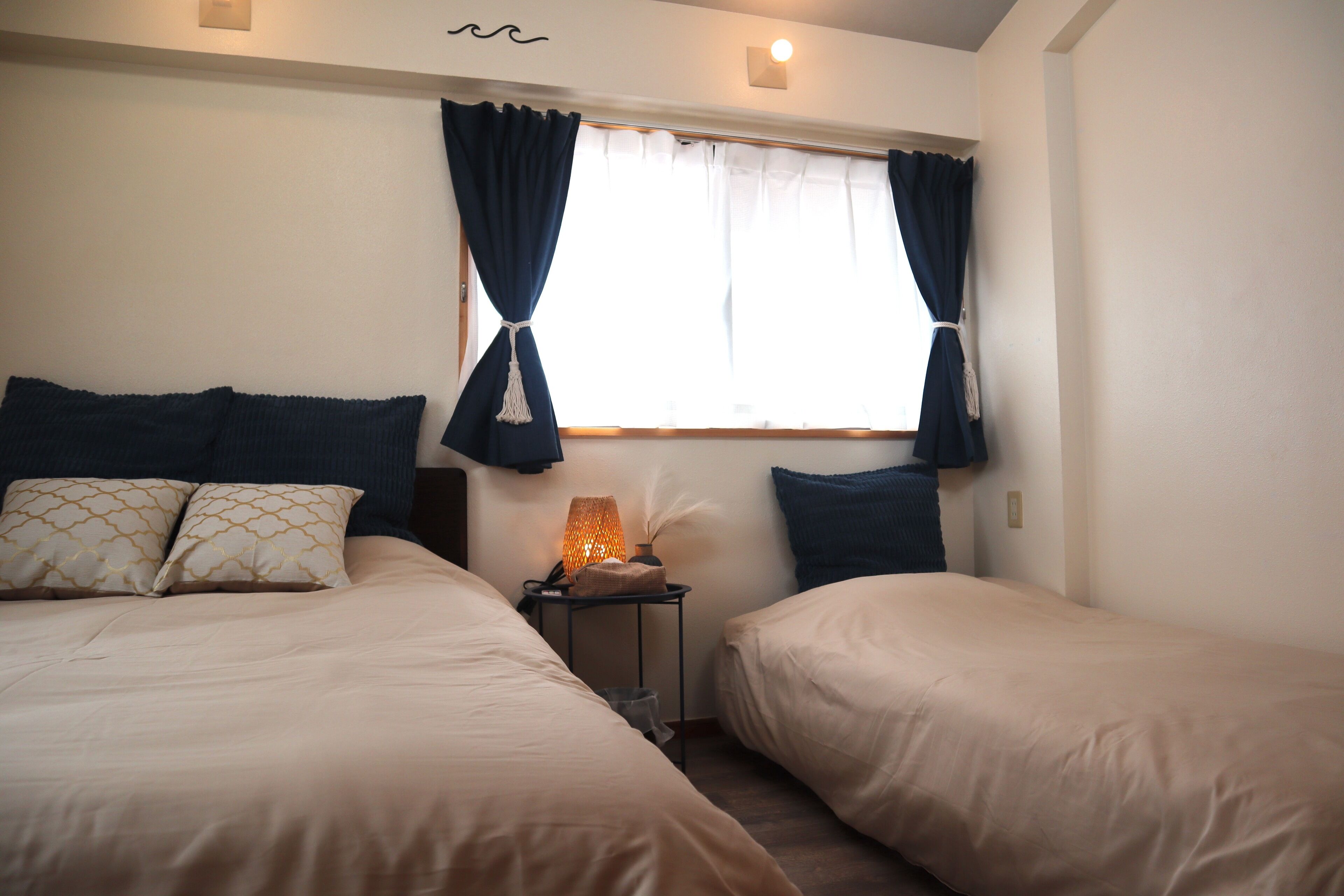 6 bedrooms, iron/ironing board, WiFi, bed sheets