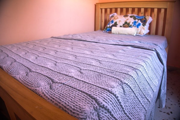 Basic Room | 1 bedroom - PLM Guest House & Restaurant (Kampala)