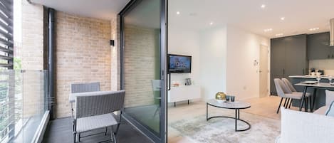 Two Bedroom with Balcony | Terraza o patio