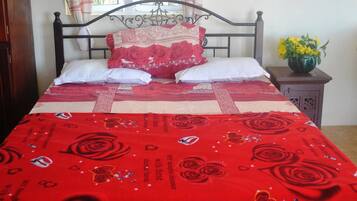 Studio | 2 chambres, coffres-forts dans les chambres, draps fournis