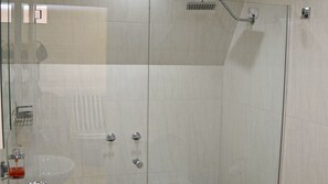 Douche, papier de toilette