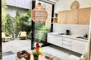 Living area - Diseño Loft Único, Zona G con Terraza Privada (Bogotá)