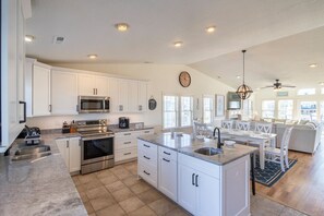 Fridge, microwave, oven, stovetop - Gorgeous Nags Head home across the street from Jockey's Ridge by Sun Realty (Nags Head)