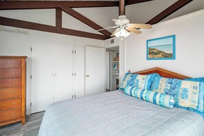 2 bedrooms, Internet, bed sheets - Sun Realty oceanfront home in South Nags Head NC (South Nags Head)