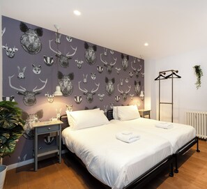 2 bedrooms, iron/ironing board, WiFi, bed sheets - Crashpads Shoreditch Loft. Two bedroom apartment, Central London. (London)