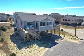 Exterior - Classic OBX beach cottage on a quiet cul-de-sac, steps from the beaches of Nags (South Nags Head)