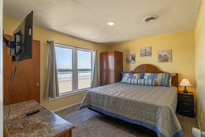 3 bedrooms, internet, bed sheets - Oceanfront Home with Stunning Views just Steps from the Sand at Up-Front! (South Nags Head)