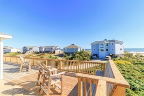 Terrace/patio - Spacious Semi-Oceanfront Home with Ocean Views and a Quick Walk to the Beach! (South Nags Head)