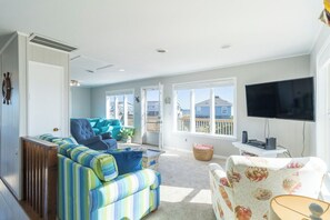 TV, DVD player - Spacious Semi-Oceanfront Home with Ocean Views and a Quick Walk to the Beach! (South Nags Head)