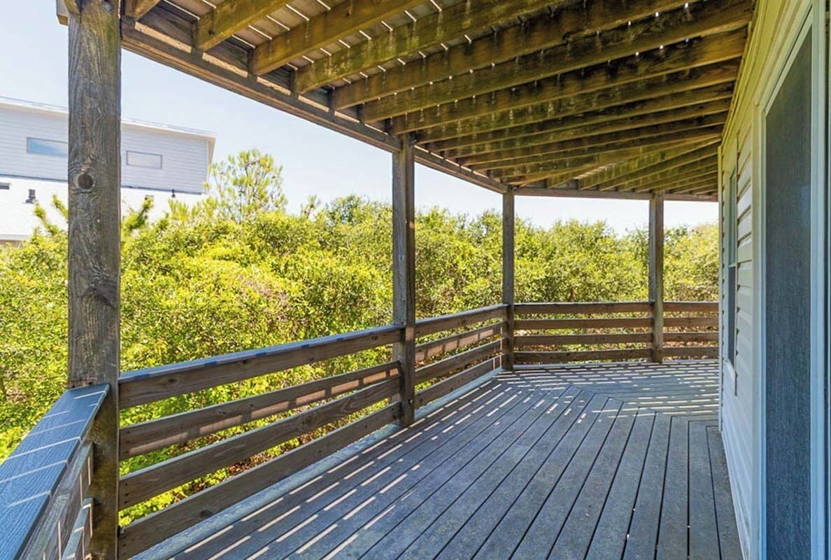 Mid Level Deck