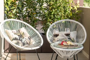 Deluxe Room | Terrace/patio